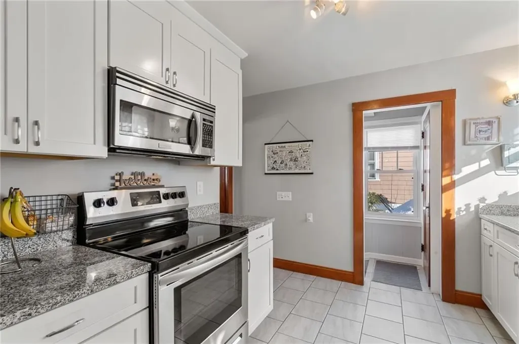 160 Sinclair Avenue Cranston RI 02907