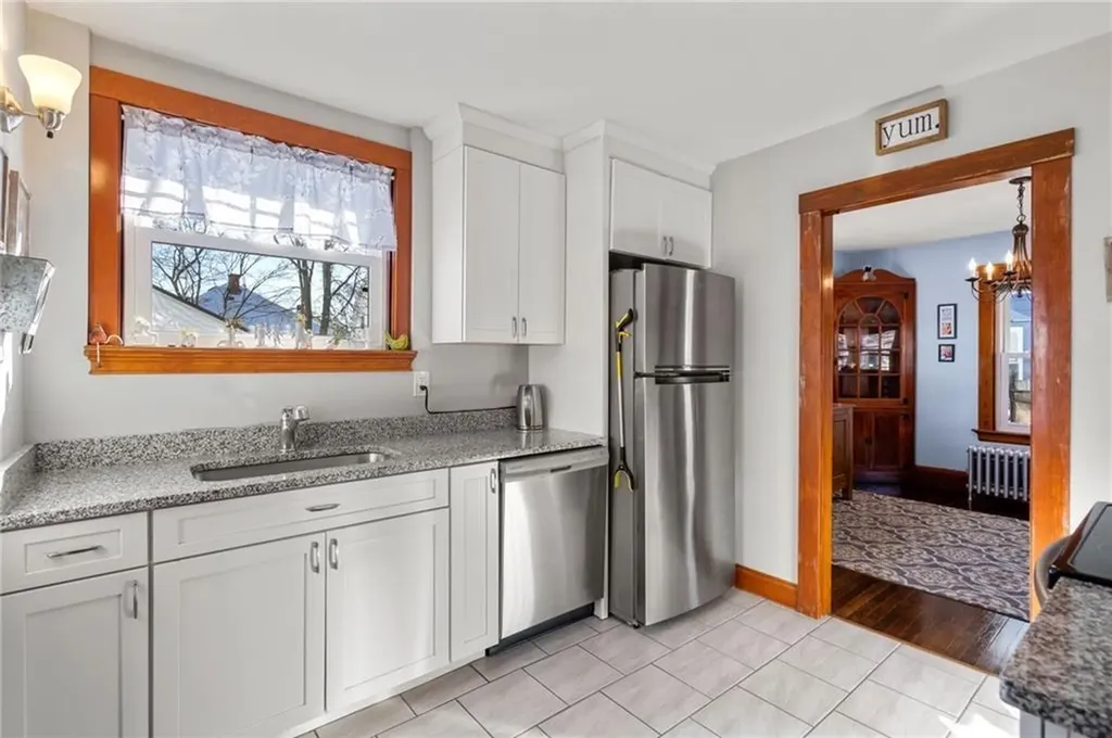 160 Sinclair Avenue Cranston RI 02907