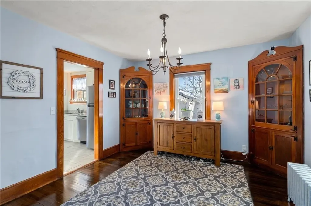 160 Sinclair Avenue Cranston RI 02907