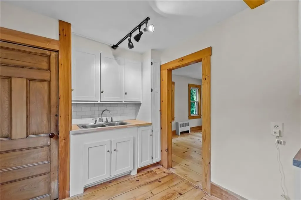 69 Central Pike Foster RI 02825