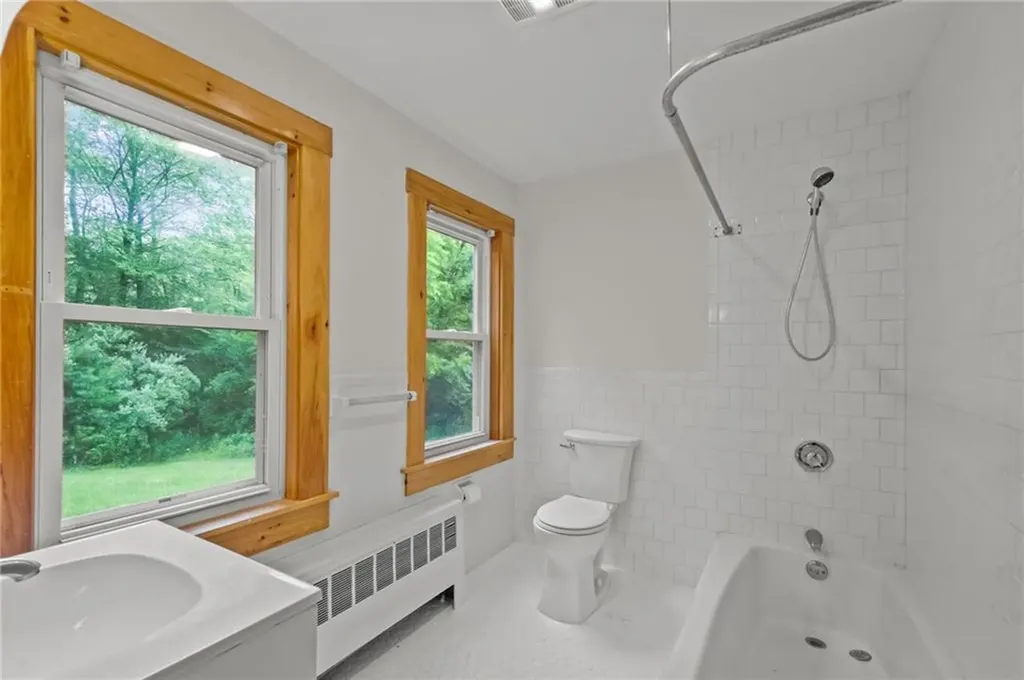 69 Central Pike Foster RI 02825