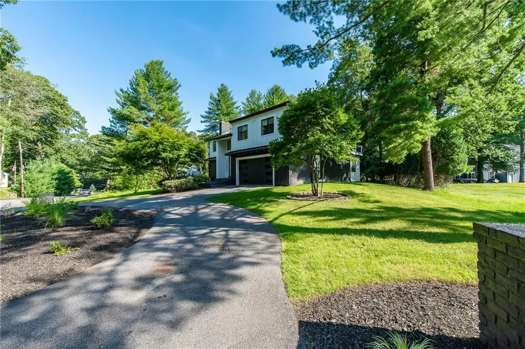 28 Ledgemont Drive Warwick RI 02886