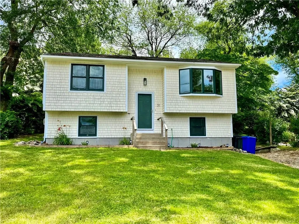 31 Saybrook Avenue Narragansett RI 02882