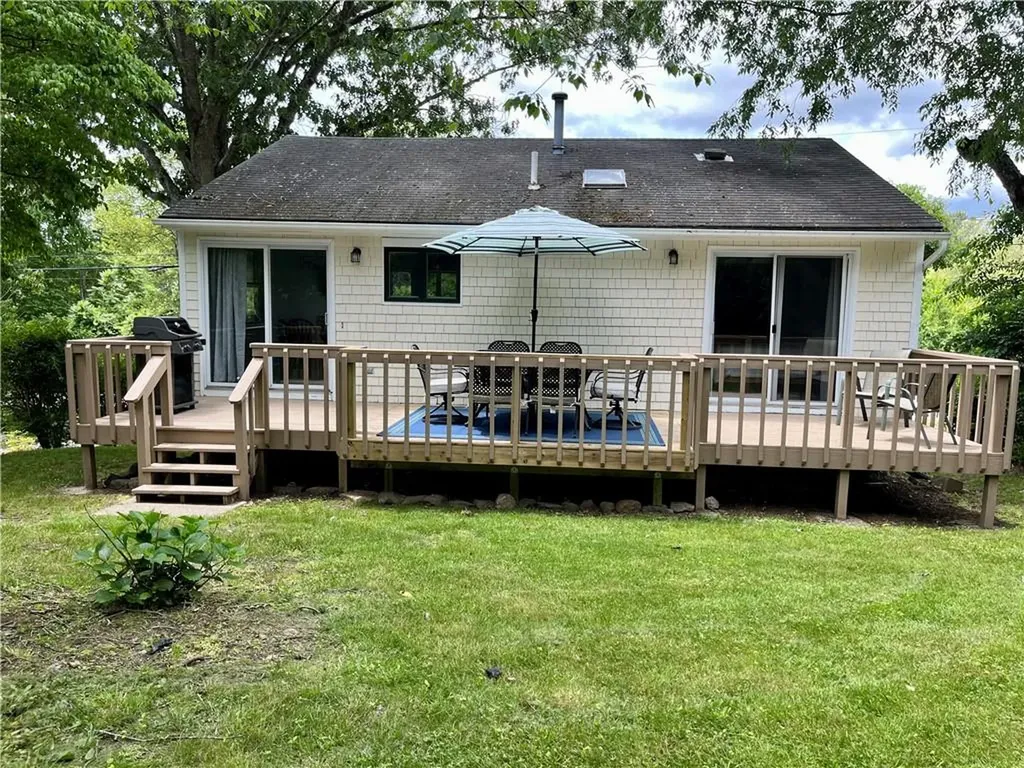 31 Saybrook Avenue Narragansett RI 02882