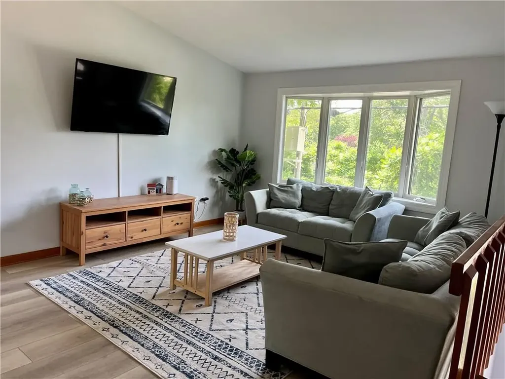 31 Saybrook Avenue Narragansett RI 02882