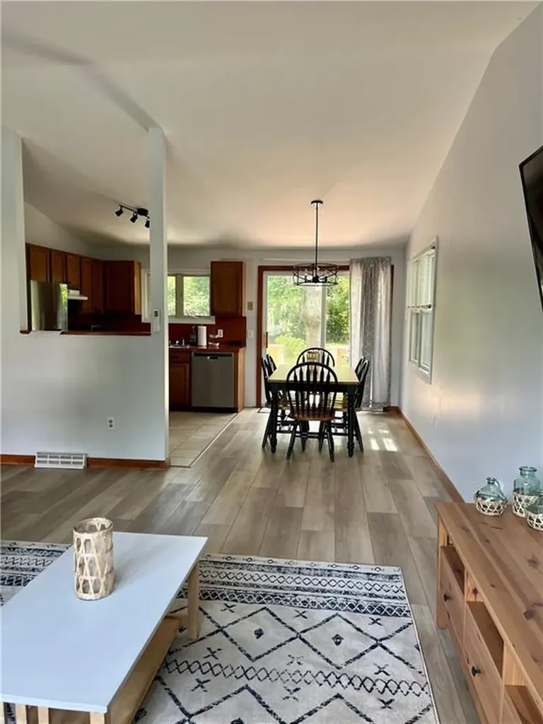 31 Saybrook Avenue Narragansett RI 02882