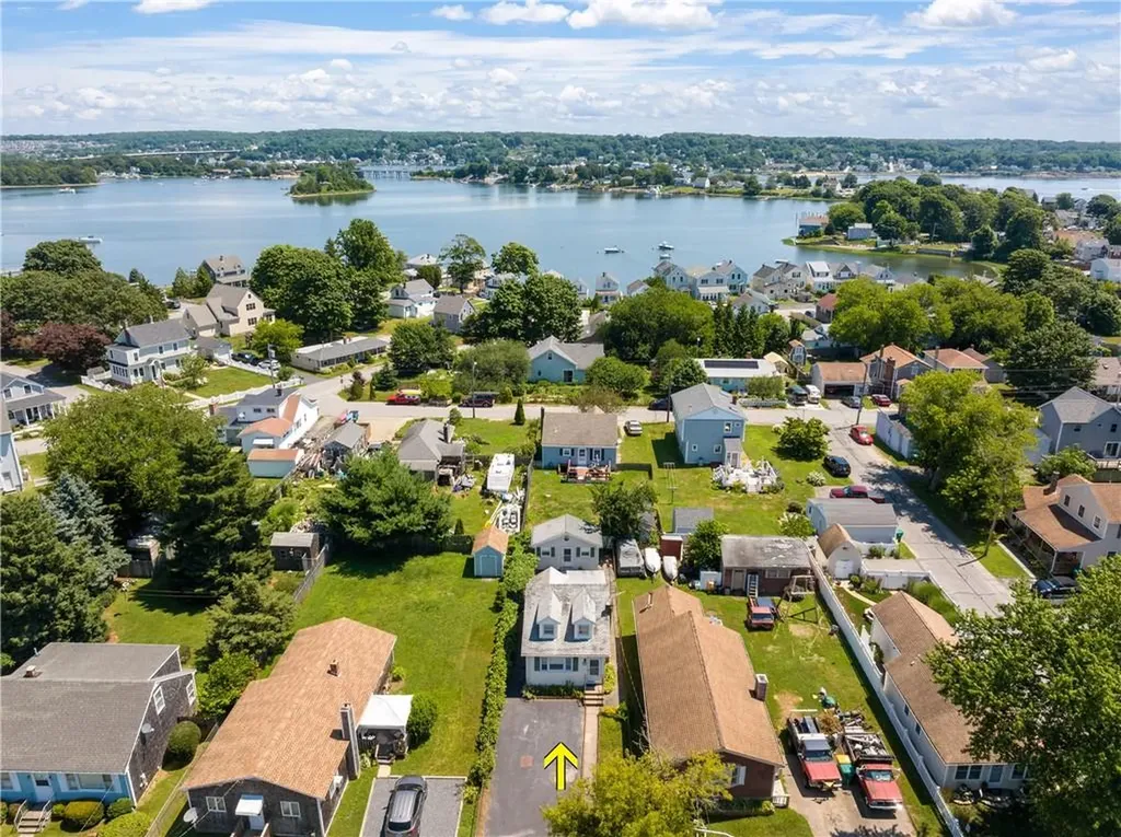 65 Cove Street Portsmouth RI 02871