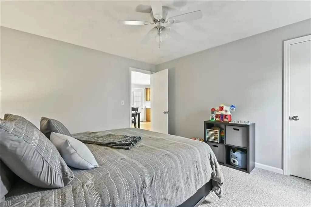 9 Hatfield Street Pawtucket RI 02861