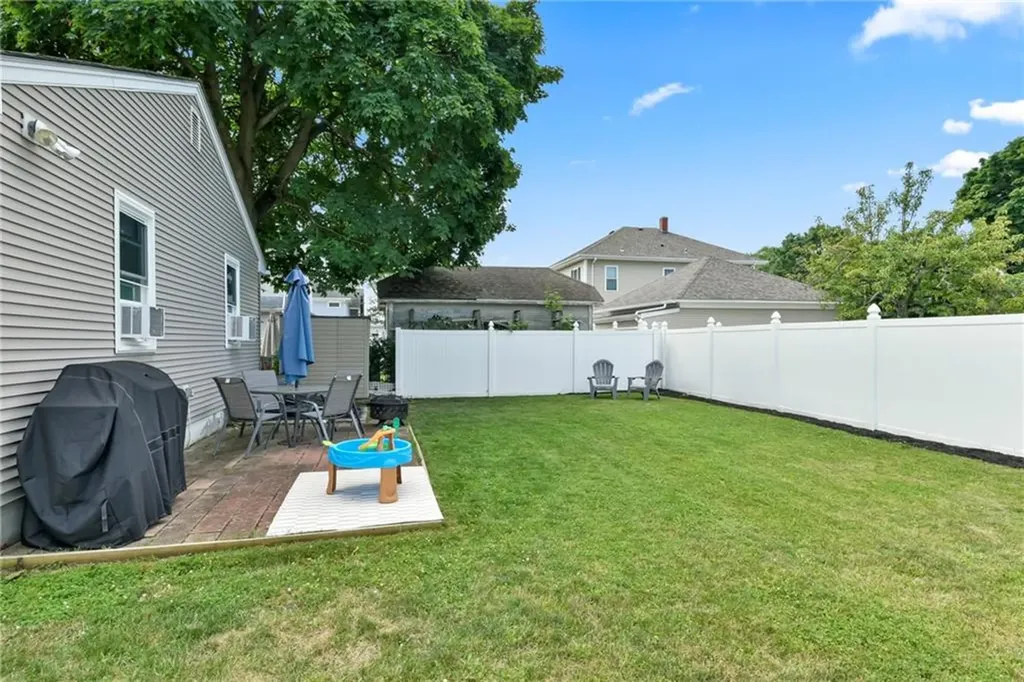 9 Hatfield Street Pawtucket RI 02861