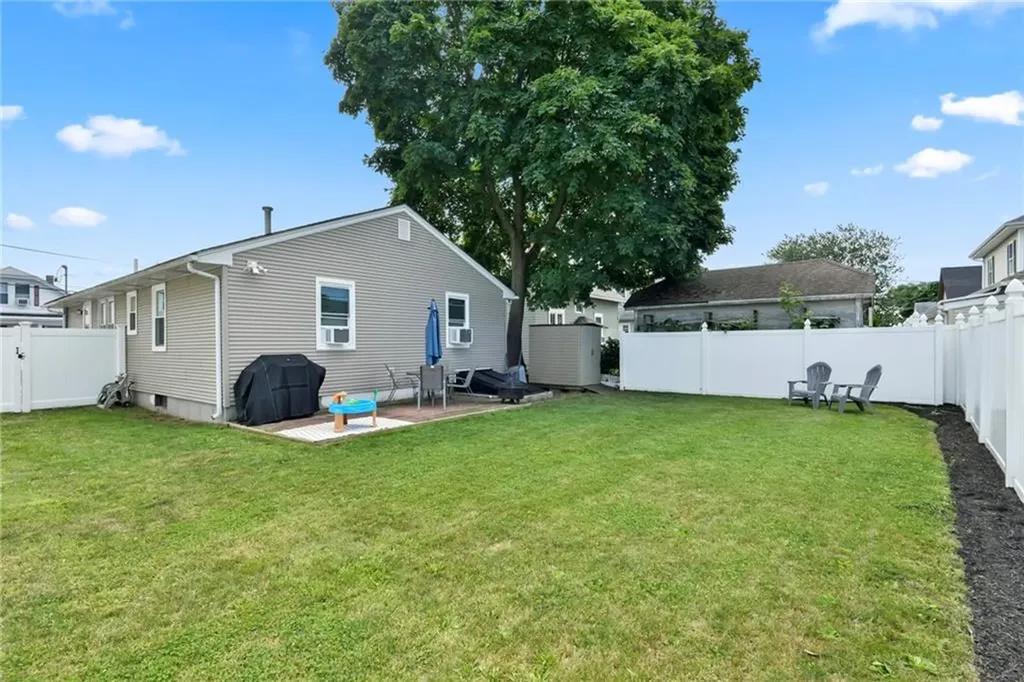 9 Hatfield Street Pawtucket RI 02861