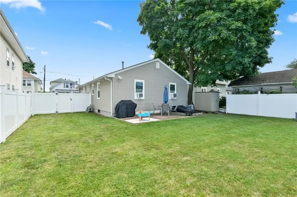 9 Hatfield Street Pawtucket RI 02861