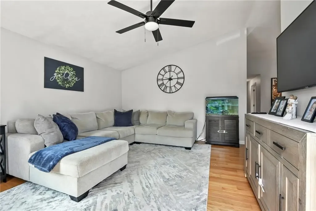 9 Hatfield Street Pawtucket RI 02861