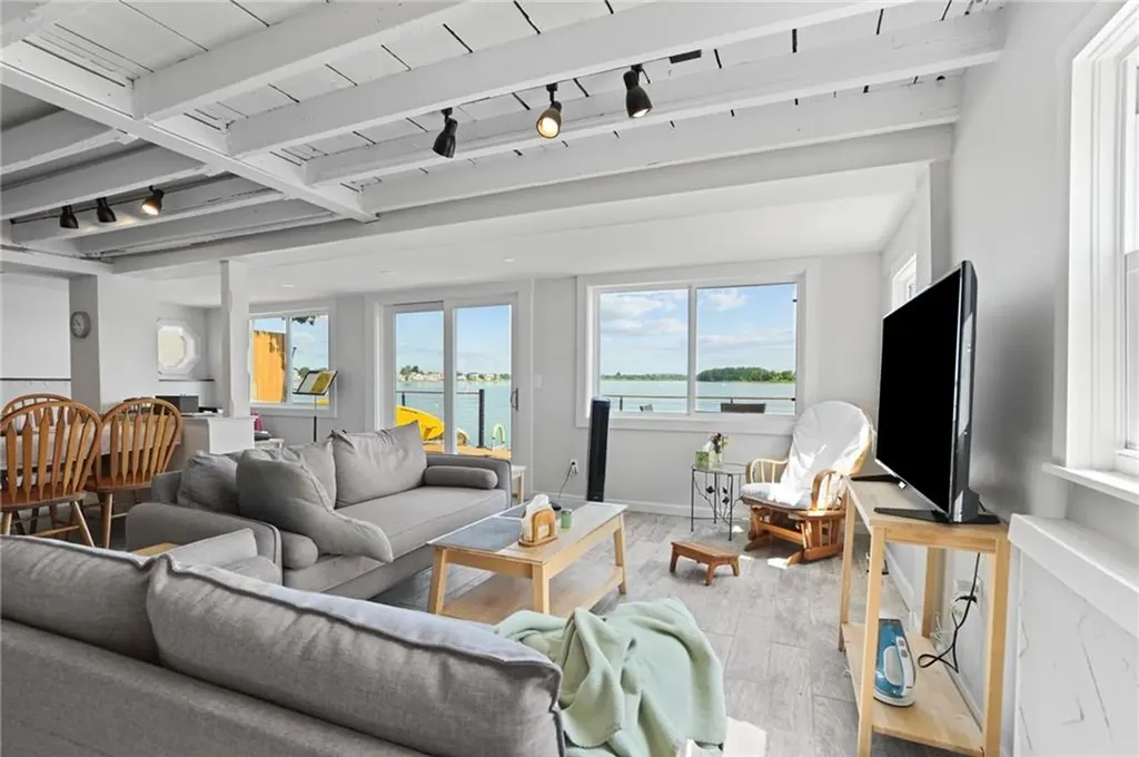636 Park Avenue Portsmouth RI 02871