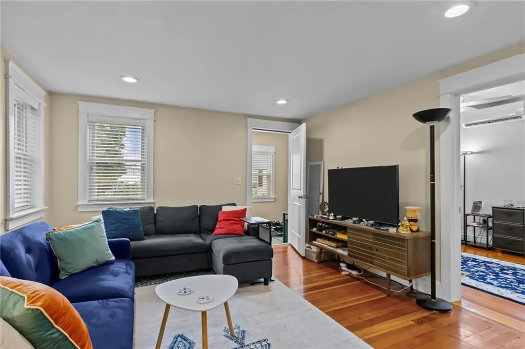 14 Cooke Place Warwick RI 02888