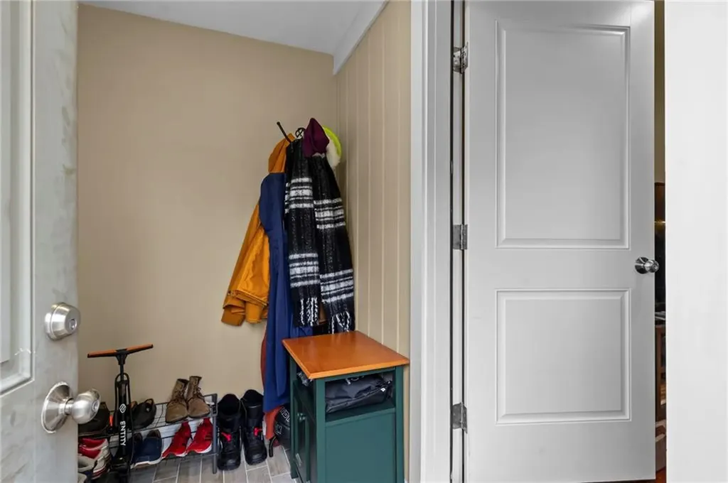 14 Cooke Place Warwick RI 02888