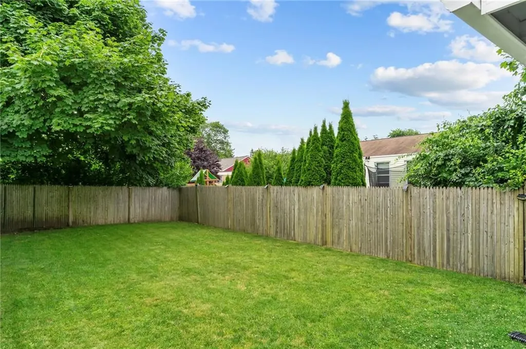 14 Cooke Place Warwick RI 02888