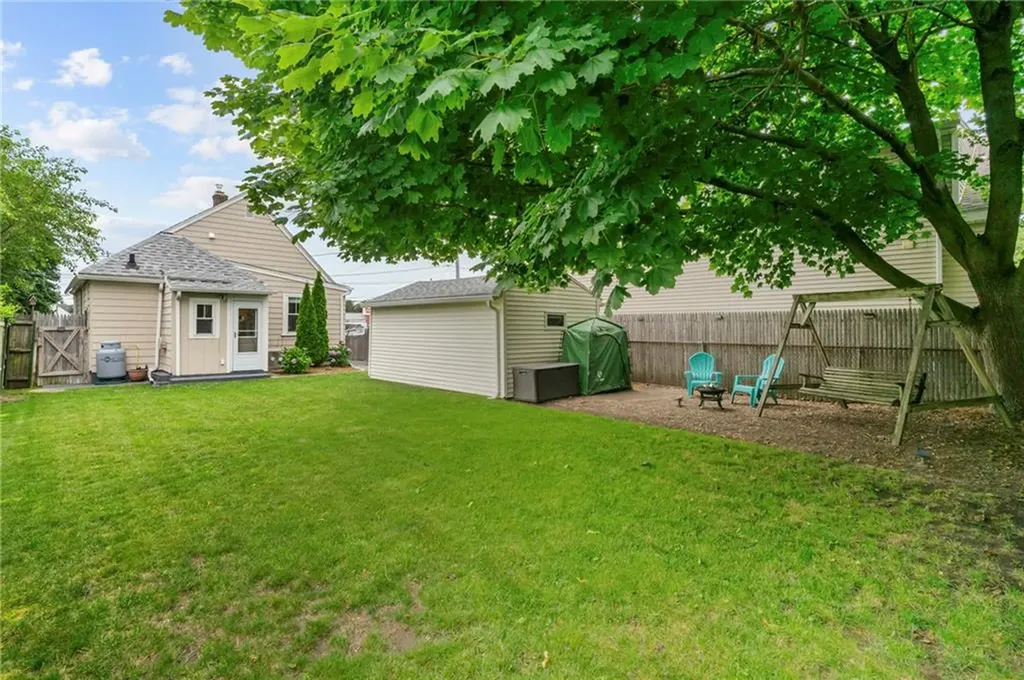 14 Cooke Place Warwick RI 02888
