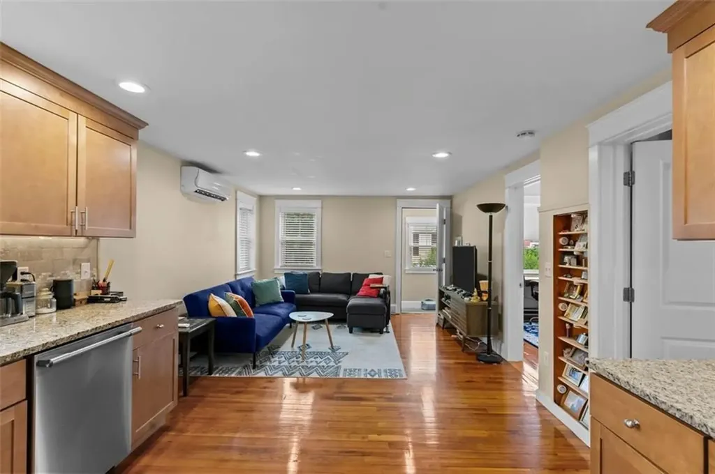 14 Cooke Place Warwick RI 02888