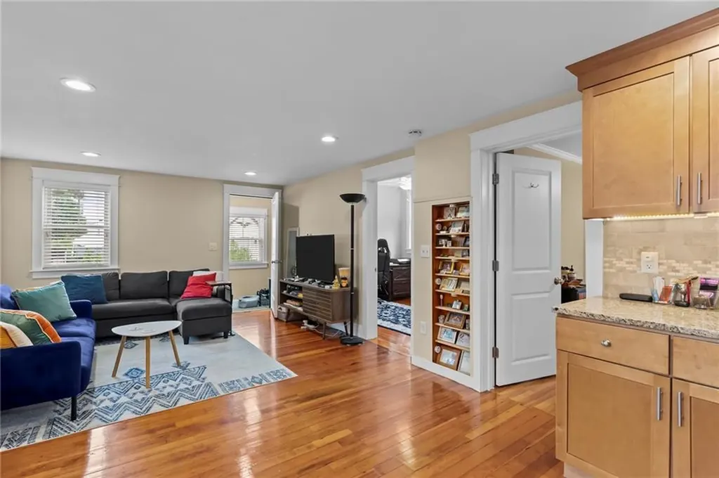 14 Cooke Place Warwick RI 02888
