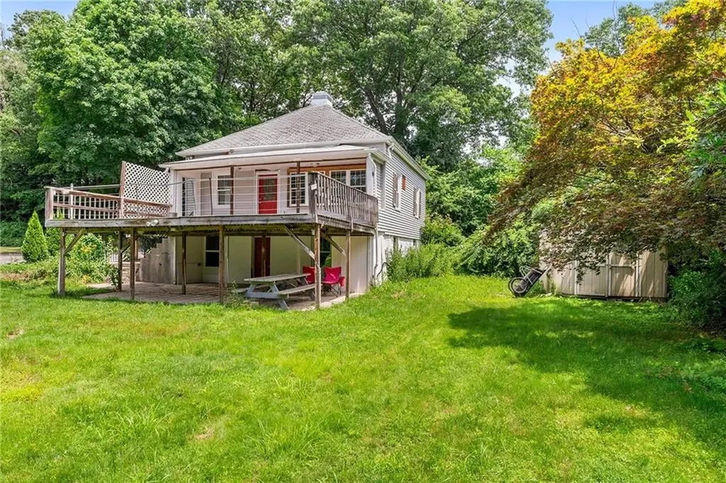 20 Homestead Street Smithfield RI 02917