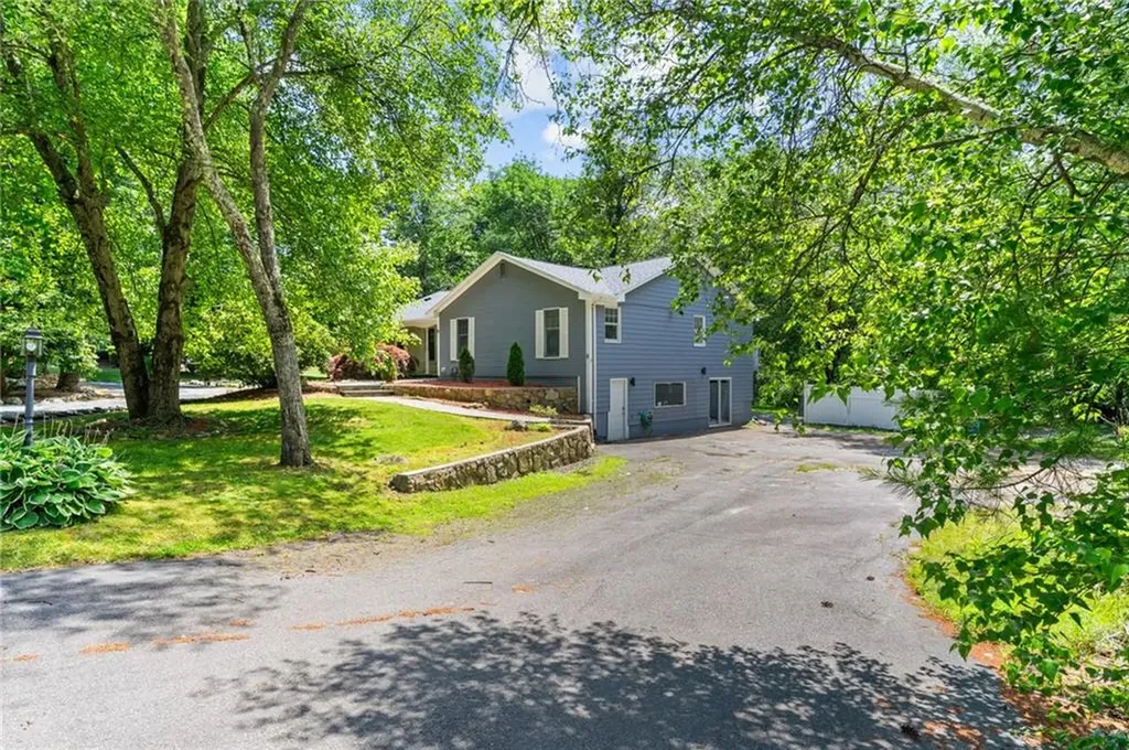10 Susan Elizabeth Drive Johnston RI 02919