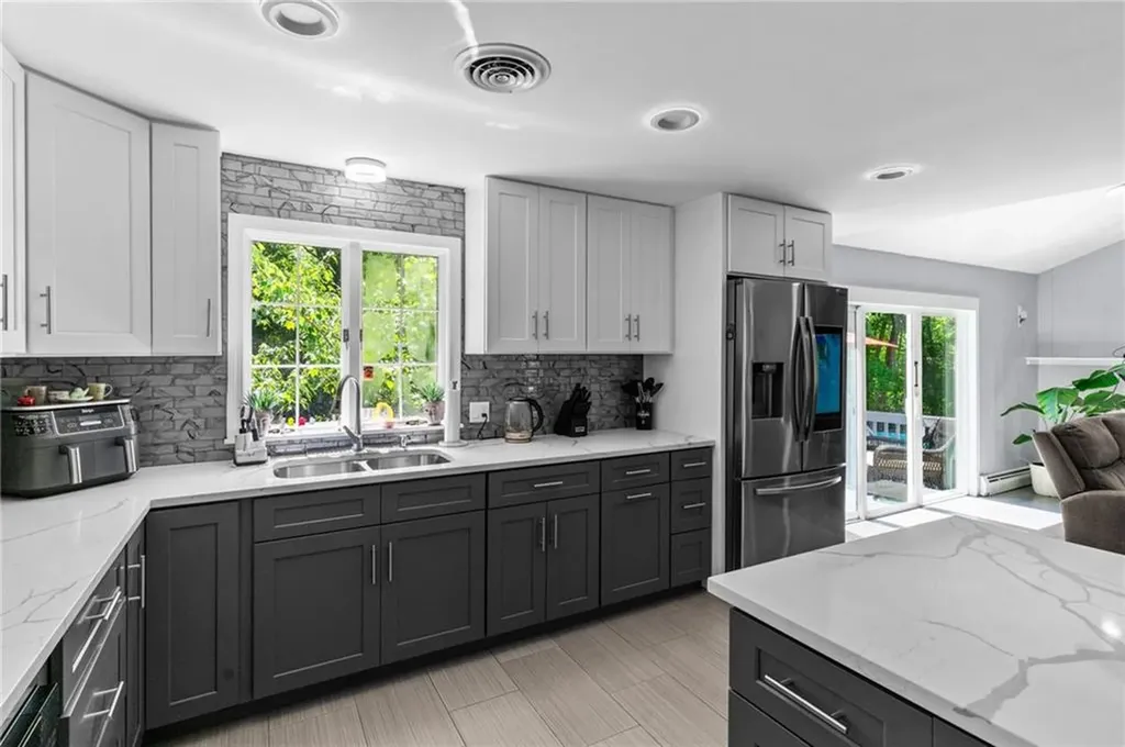10 Susan Elizabeth Drive Johnston RI 02919