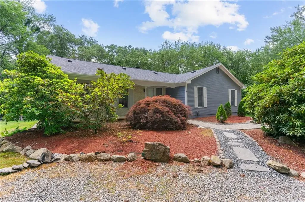 10 Susan Elizabeth Drive Johnston RI 02919
