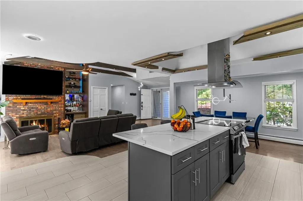 10 Susan Elizabeth Drive Johnston RI 02919