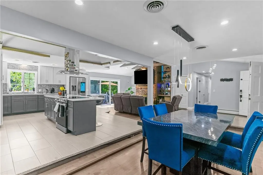 10 Susan Elizabeth Drive Johnston RI 02919
