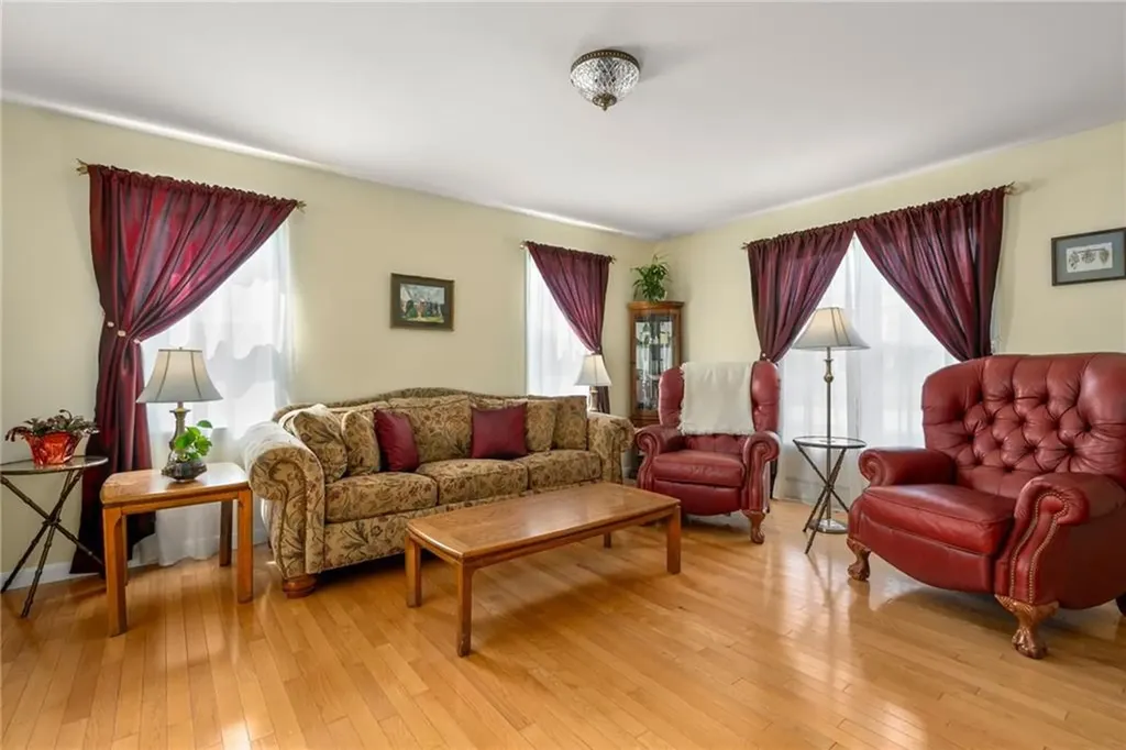 41 Kaitlin Place Portsmouth RI 02871