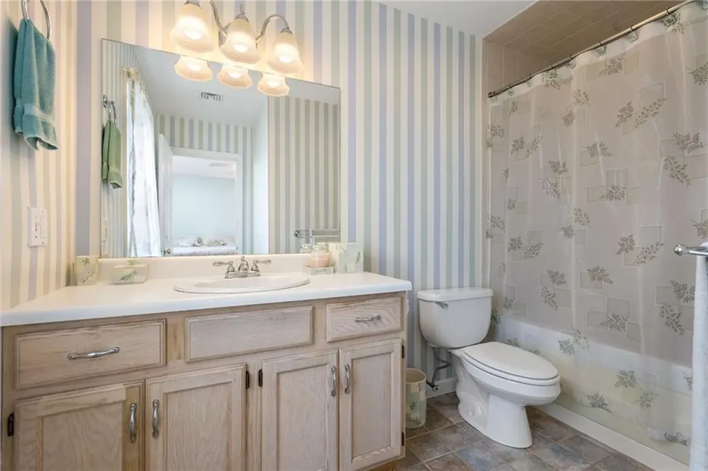 41 Kaitlin Place Portsmouth RI 02871