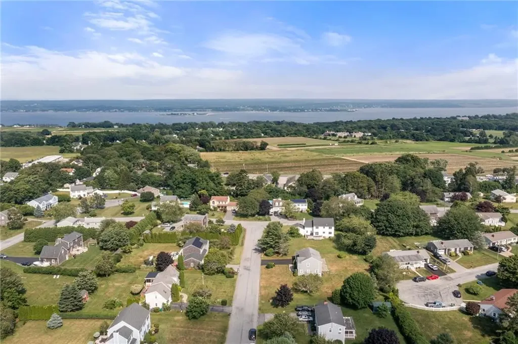 41 Kaitlin Place Portsmouth RI 02871