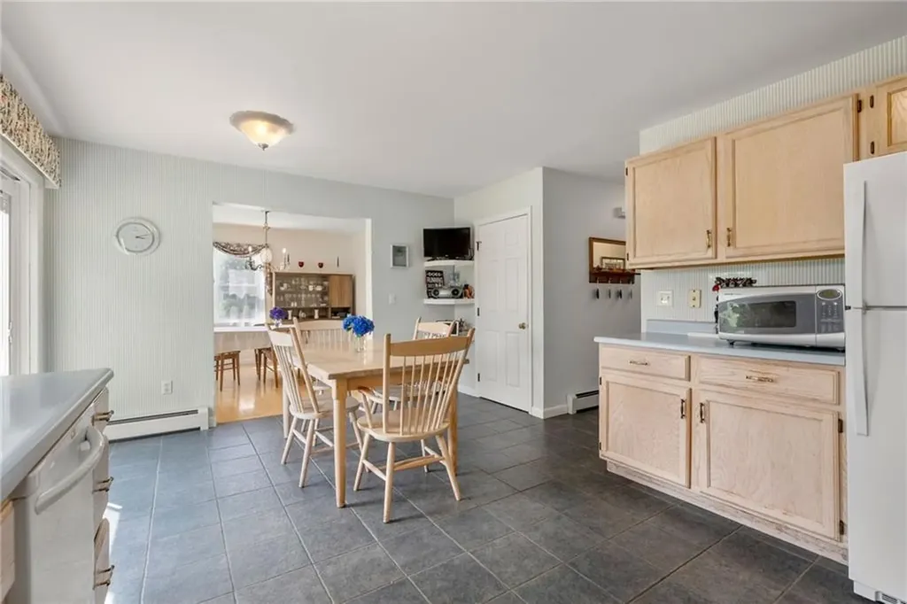 41 Kaitlin Place Portsmouth RI 02871