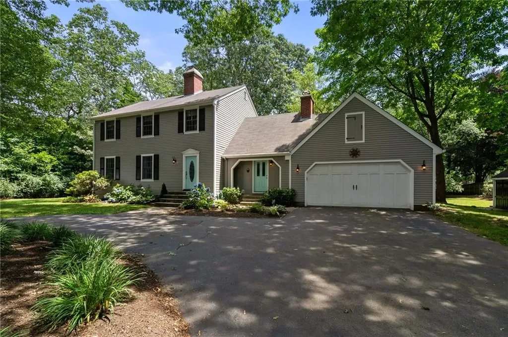 17 Lamson Road Barrington RI 02806