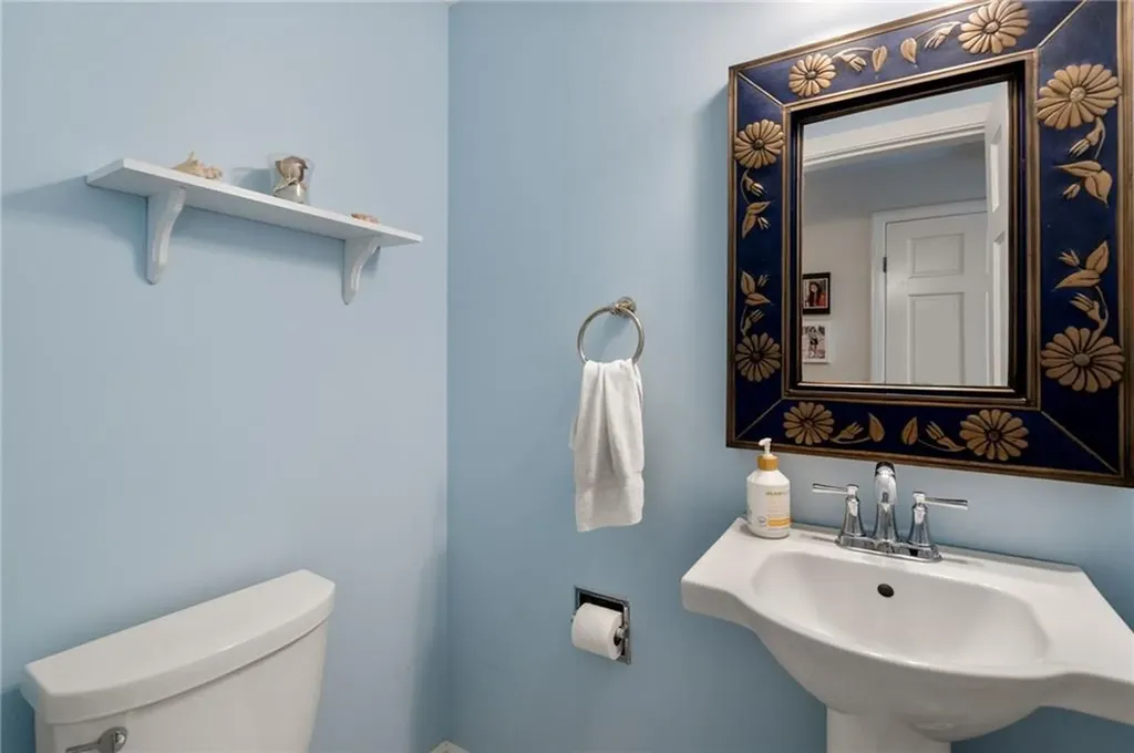 17 Lamson Road Barrington RI 02806