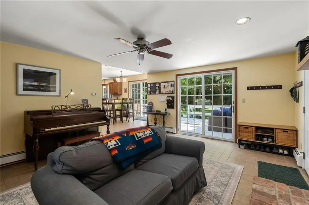 17 Lamson Road Barrington RI 02806