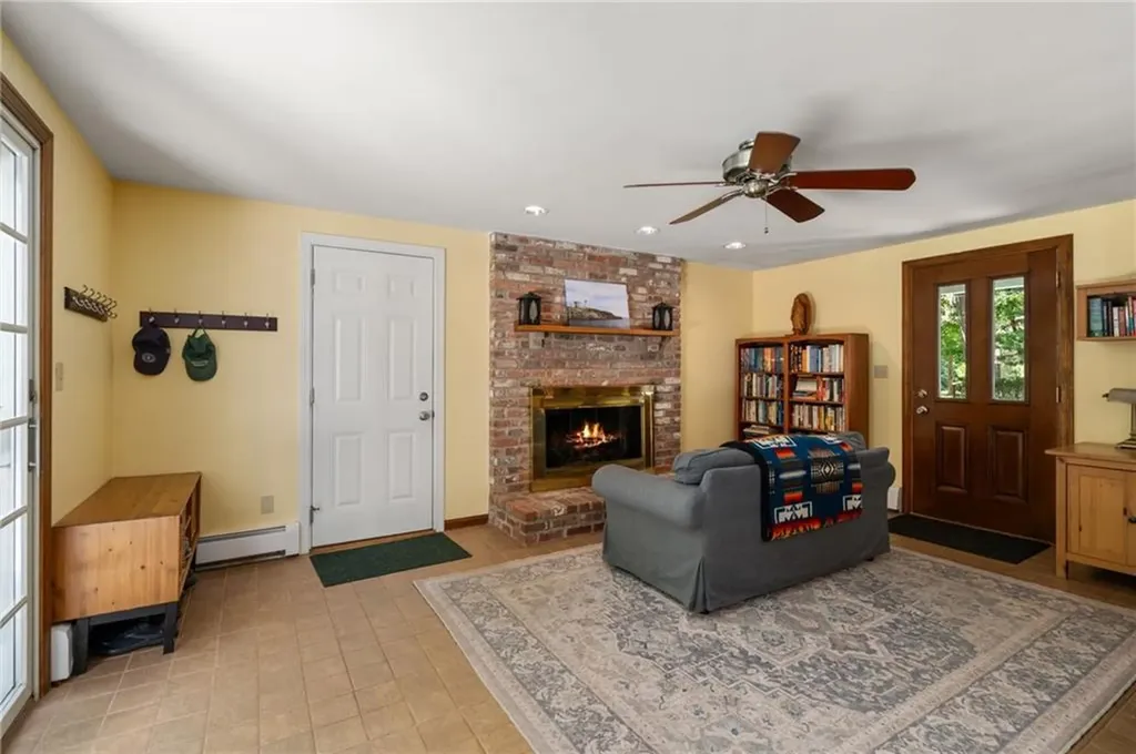 17 Lamson Road Barrington RI 02806
