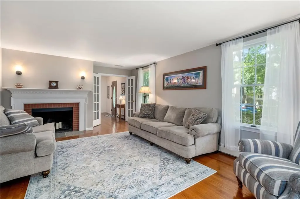 17 Lamson Road Barrington RI 02806