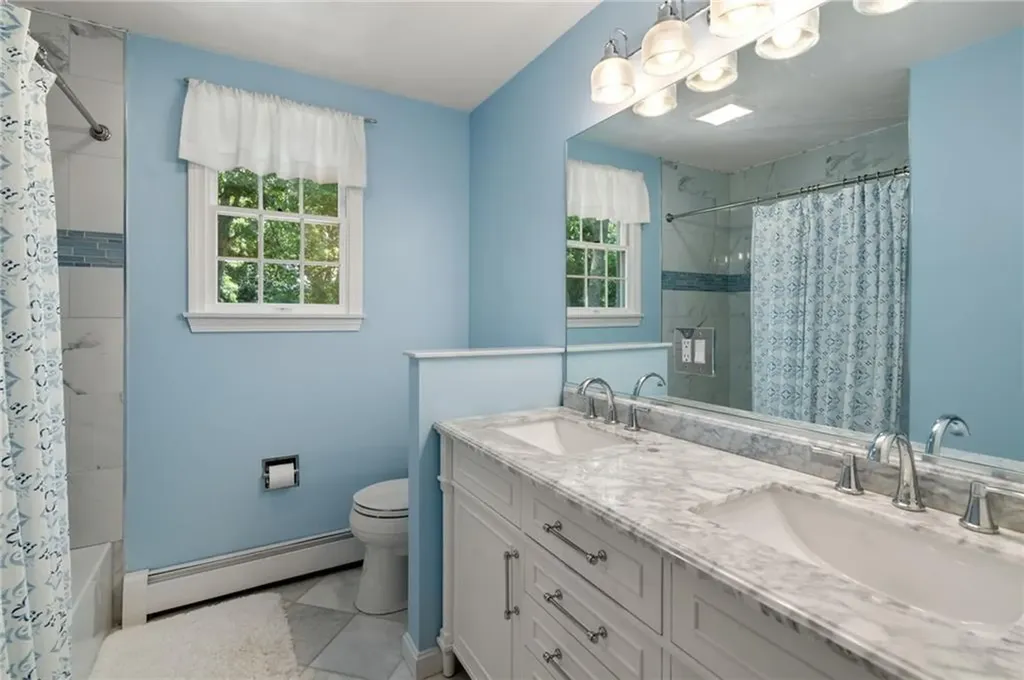 17 Lamson Road Barrington RI 02806