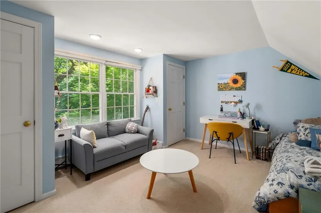 17 Lamson Road Barrington RI 02806
