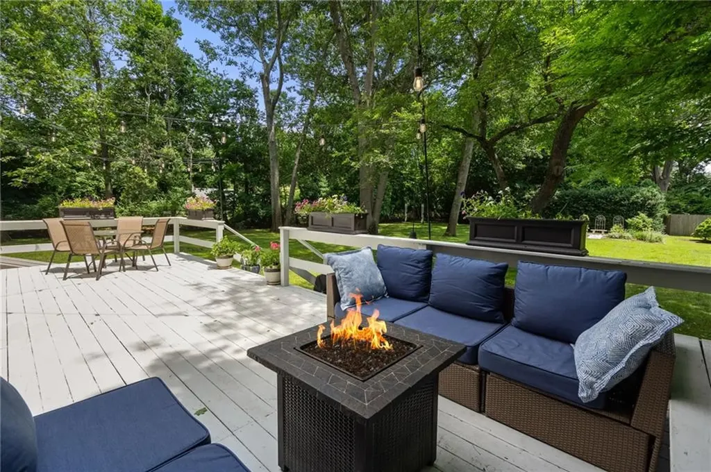 17 Lamson Road Barrington RI 02806