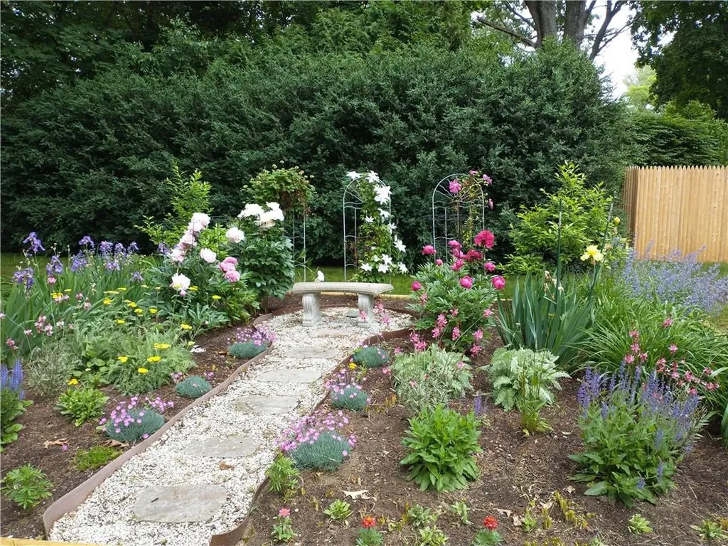 17 Lamson Road Barrington RI 02806