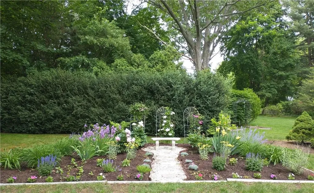 17 Lamson Road Barrington RI 02806