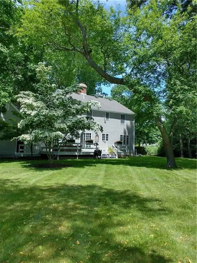 17 Lamson Road Barrington RI 02806