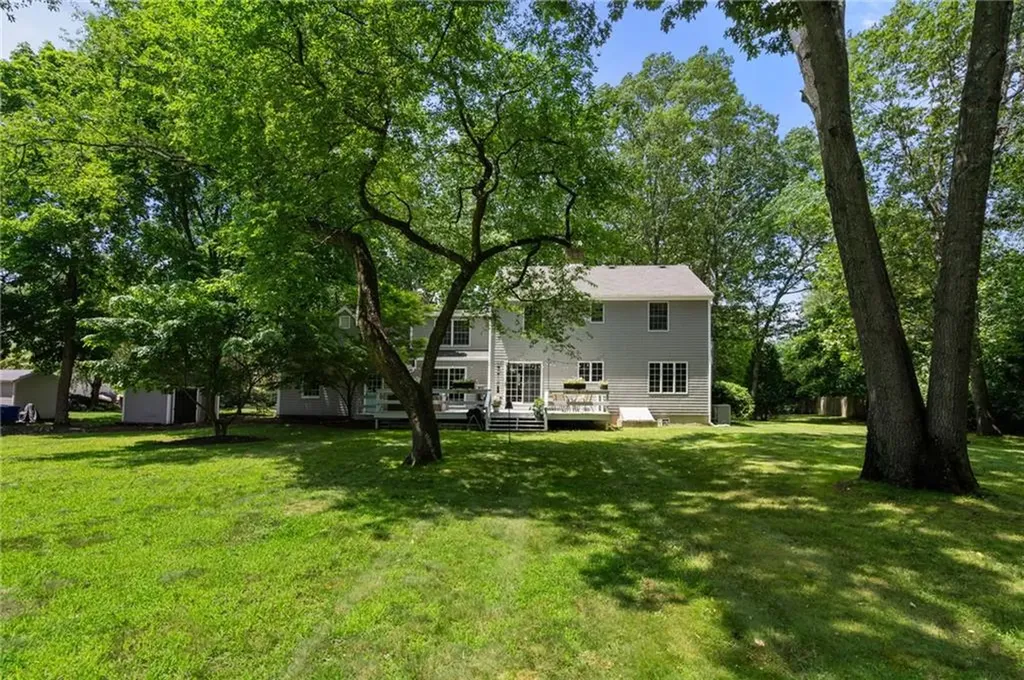 17 Lamson Road Barrington RI 02806