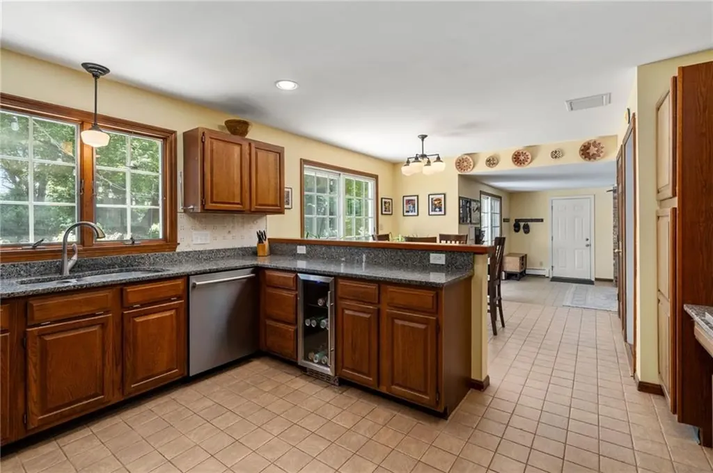 17 Lamson Road Barrington RI 02806