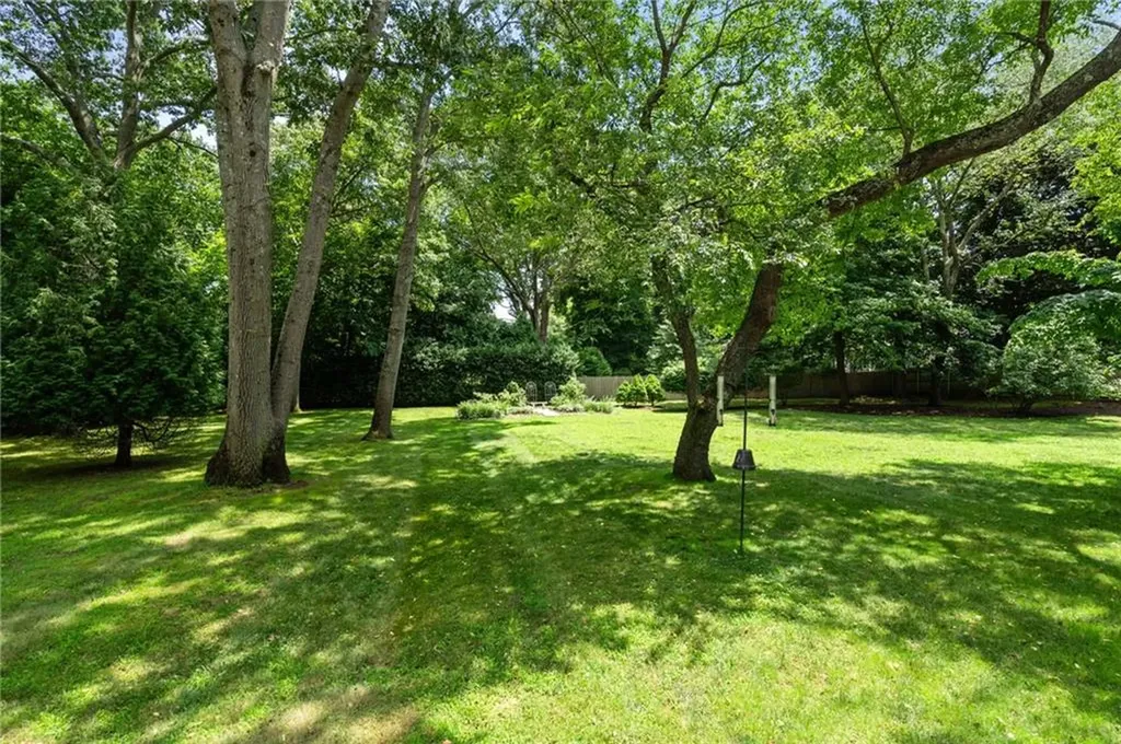 17 Lamson Road Barrington RI 02806