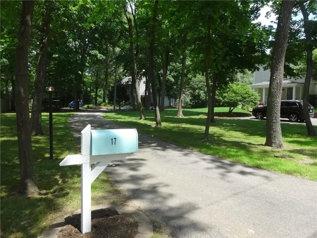 17 Lamson Road Barrington RI 02806