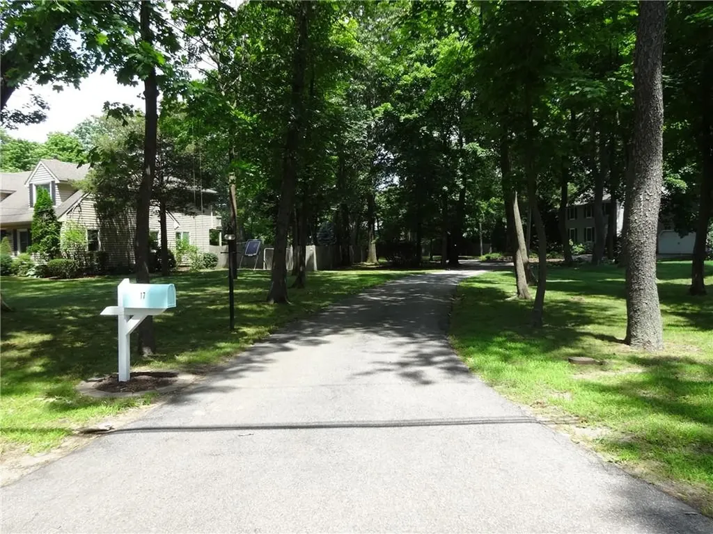 17 Lamson Road Barrington RI 02806