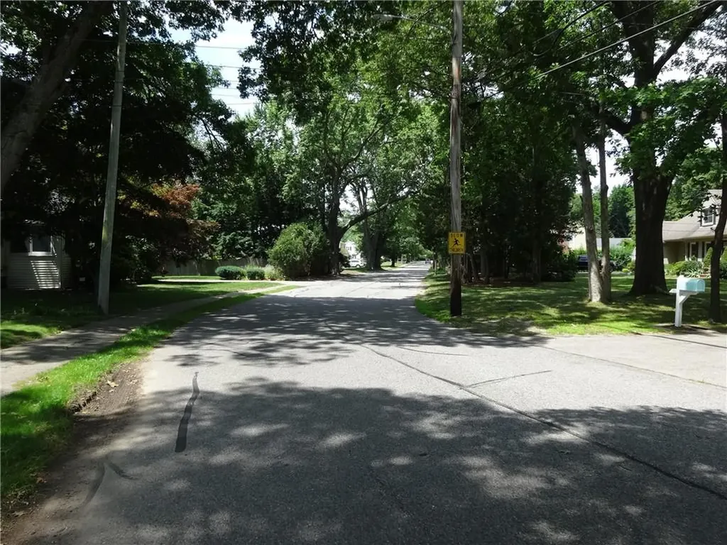 17 Lamson Road Barrington RI 02806